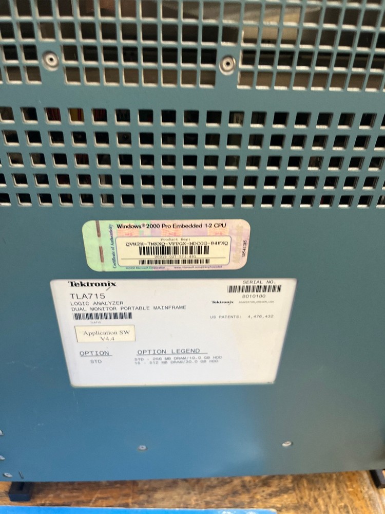 9BB Tektronix TLA 715 Logic Analyzer