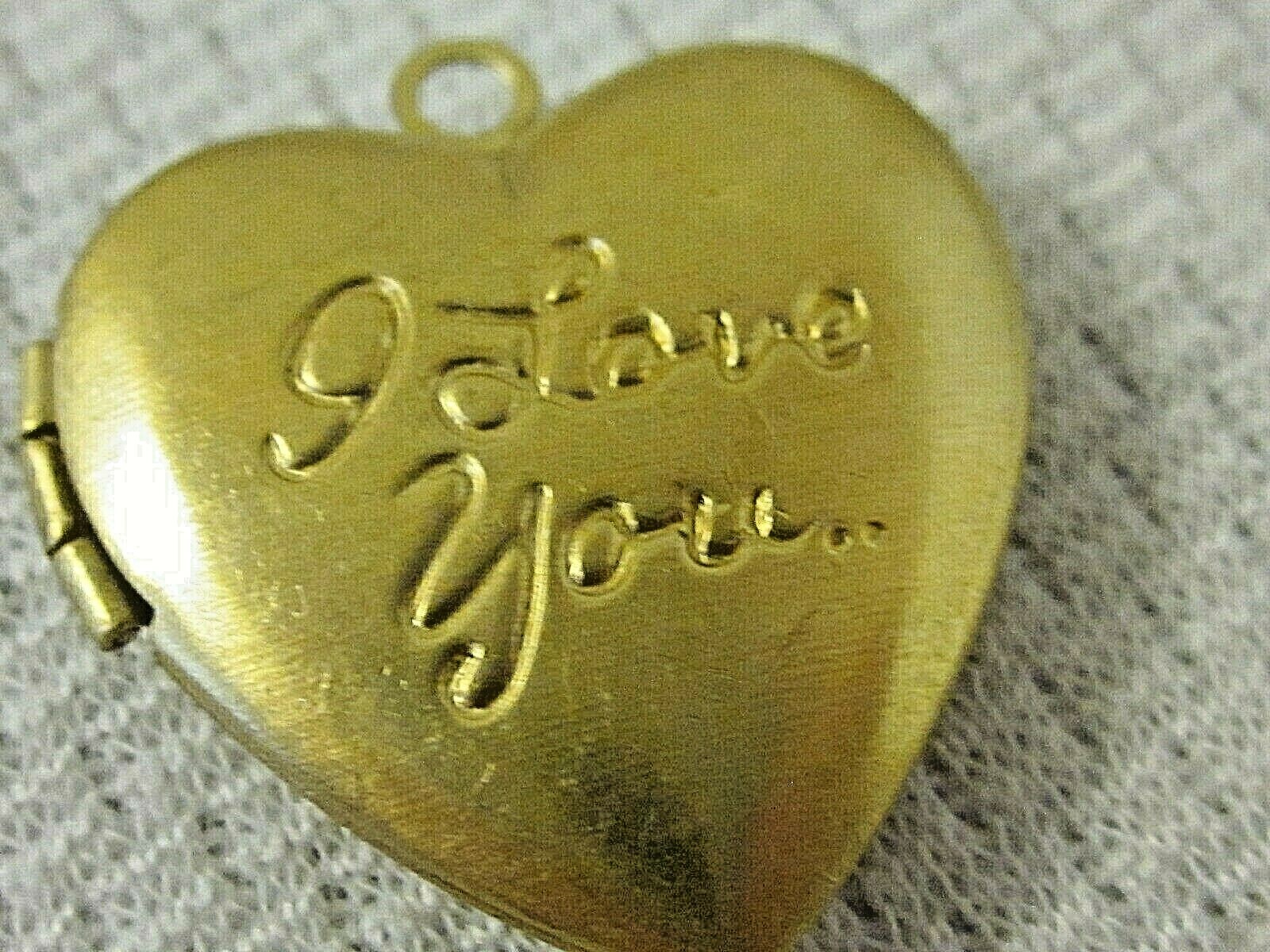 11 VTG MODERN LOCKETS HUGE LOT BRASS FINDINGS FLOWER HEARTS NOS PENDANTS CHARMS