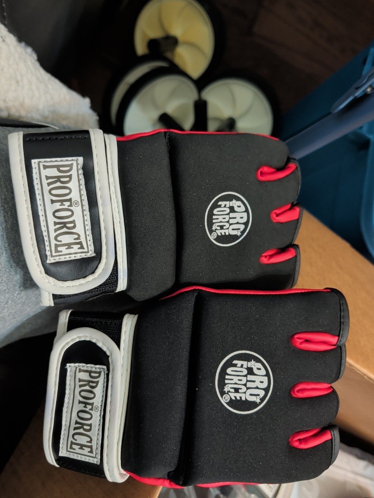 Pro Force Red And Black Large Bag Gloves