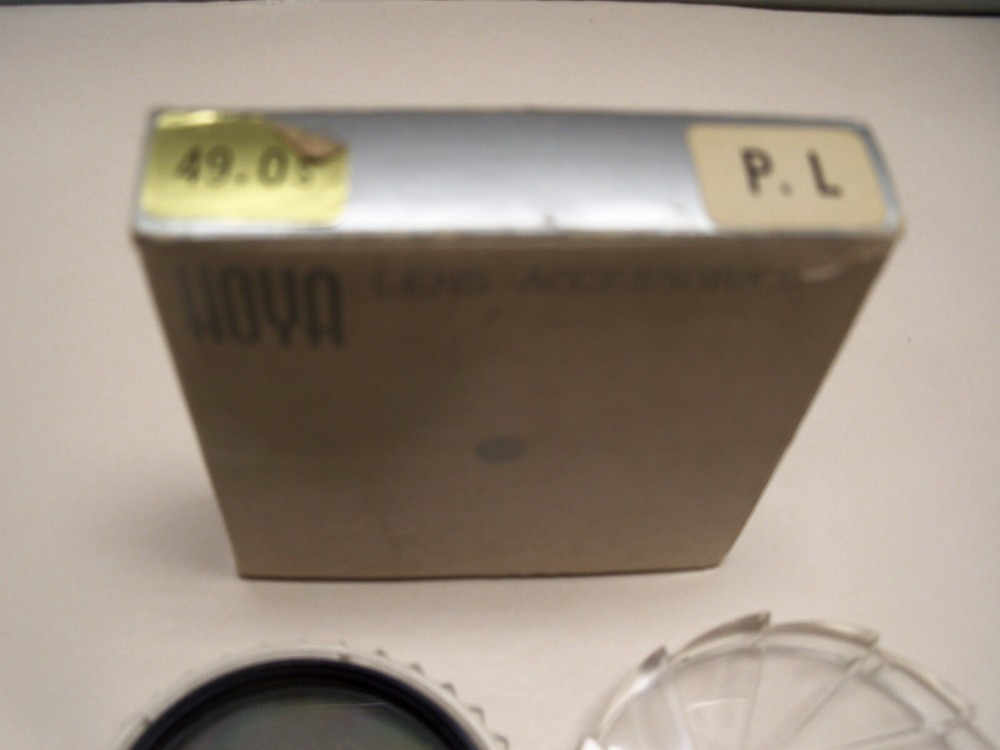 Hoya camera lens 49.0 Polarizing filter