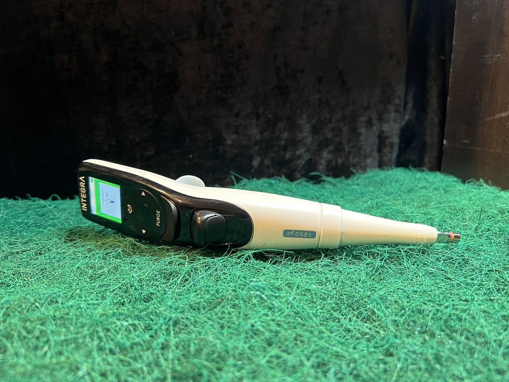 INTEGRA 50-1250uL Single Channel VIAFLO Lightweight Electronic Pipette