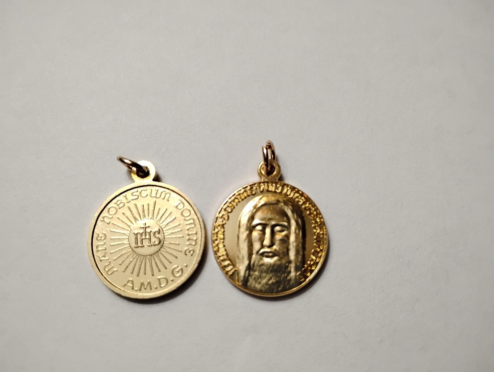 Holy Face of Jesus Medal Shroud of Turin Nobiscum Domine + prayer card booklet