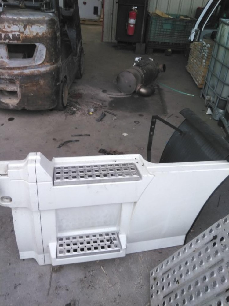 For 2014 VOLVO VNL SIDE FAIRING Left , GA