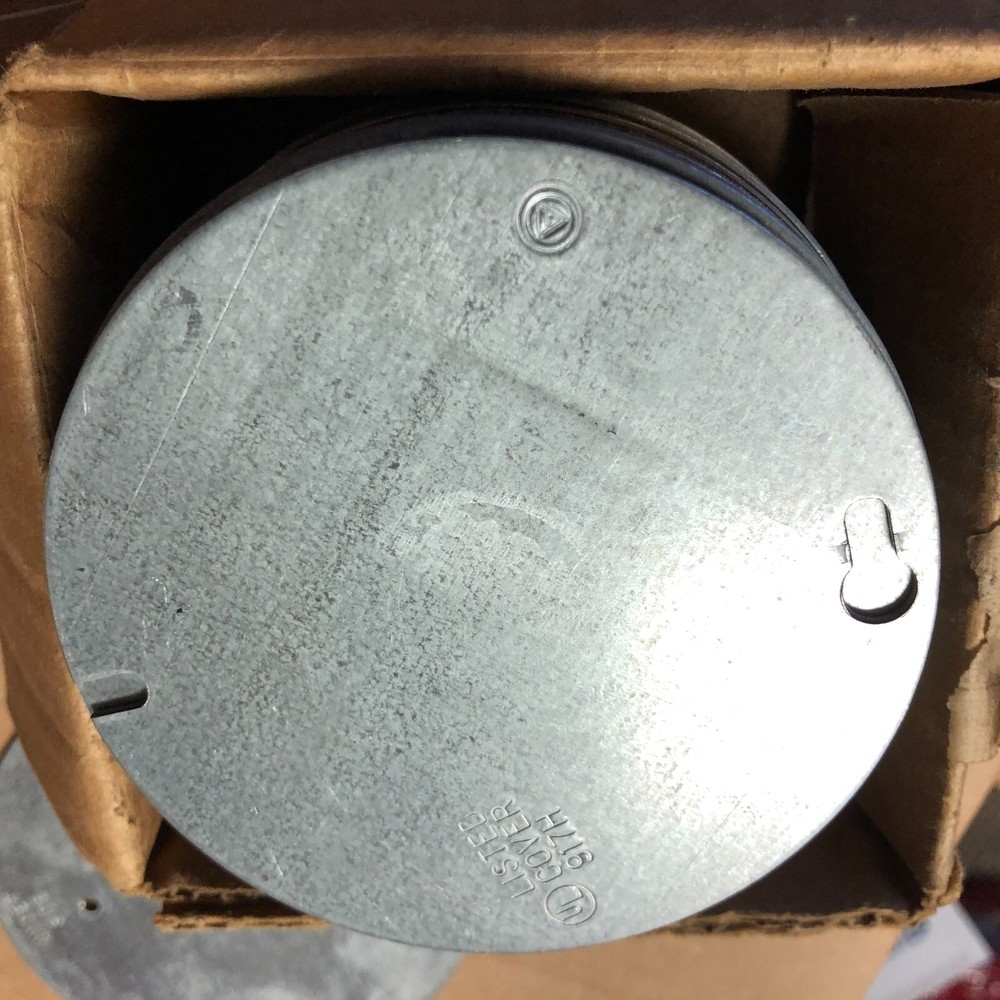 (2) Thomas & Betts 24C1-25 3.5 Round Cover Blank Flat