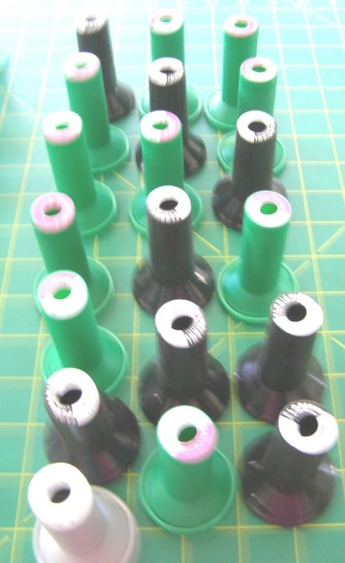 120 Empty thread spools Various sizes & colors + misc circles Craft project#1653
