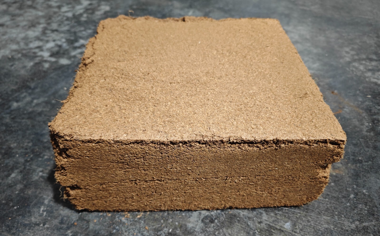Organic Coco Peat 4.5 Kg/10 Lbs Block, Expands to 15 Gallons, Low EC, Ph Neutral