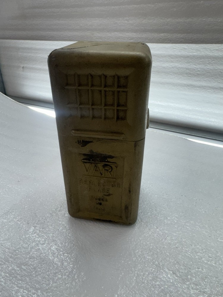 Vintage VARI Reflector W/case