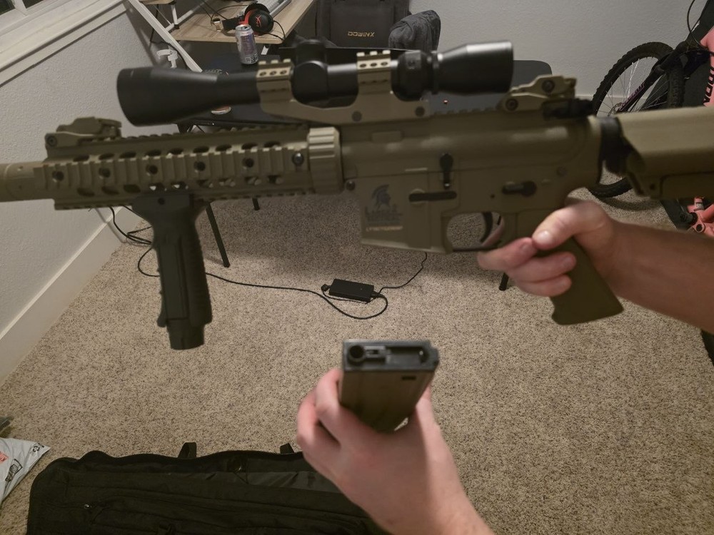 New Airsoft M4 Silens +3 Mags