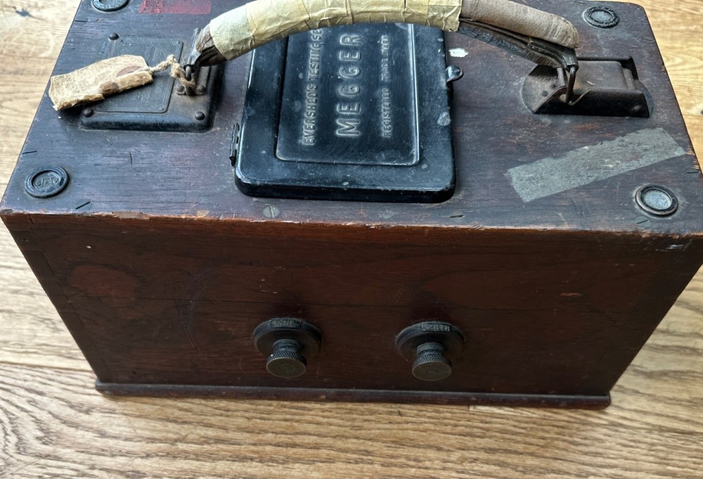 Evershed's Vintage MEGGER Testing Set Low Range Variable Pressure