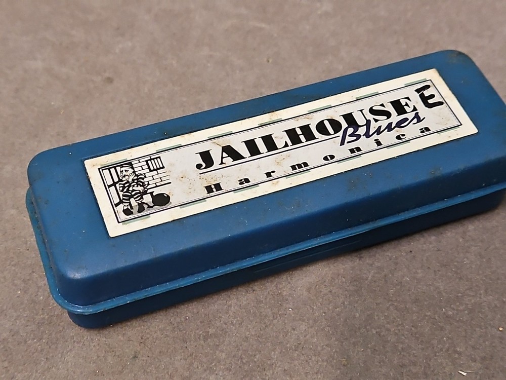 Pantheon Jailhouse Blues Pantheon Harmonica with Case Key E