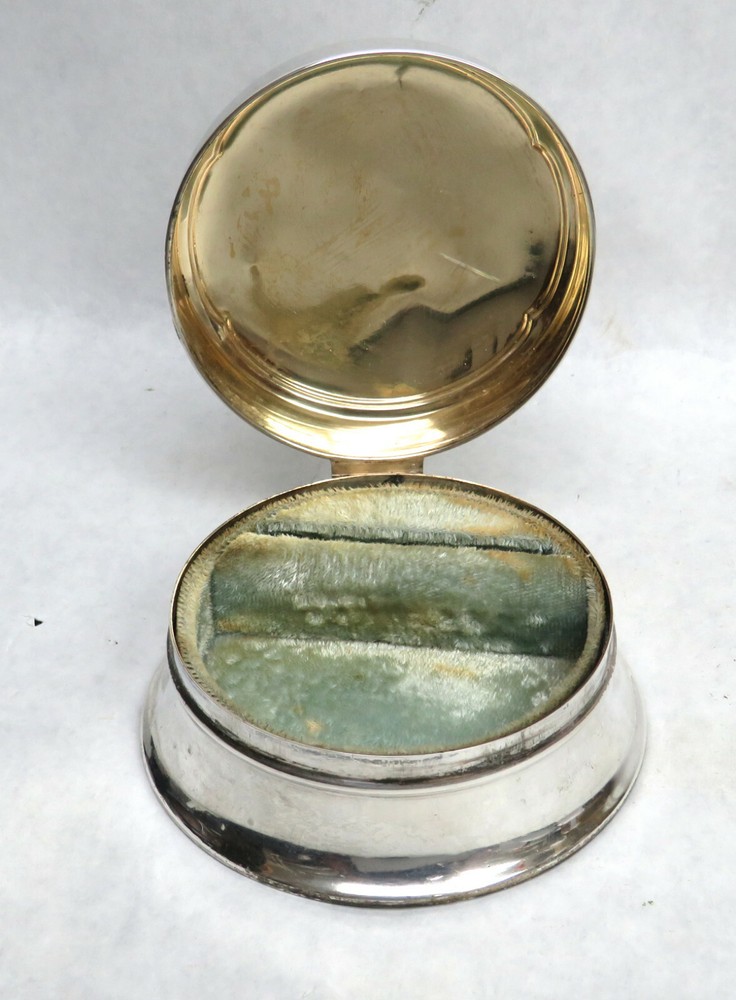 VINTAGE STERLING SILVER LARGE ROUND RING & TRINKET BOX