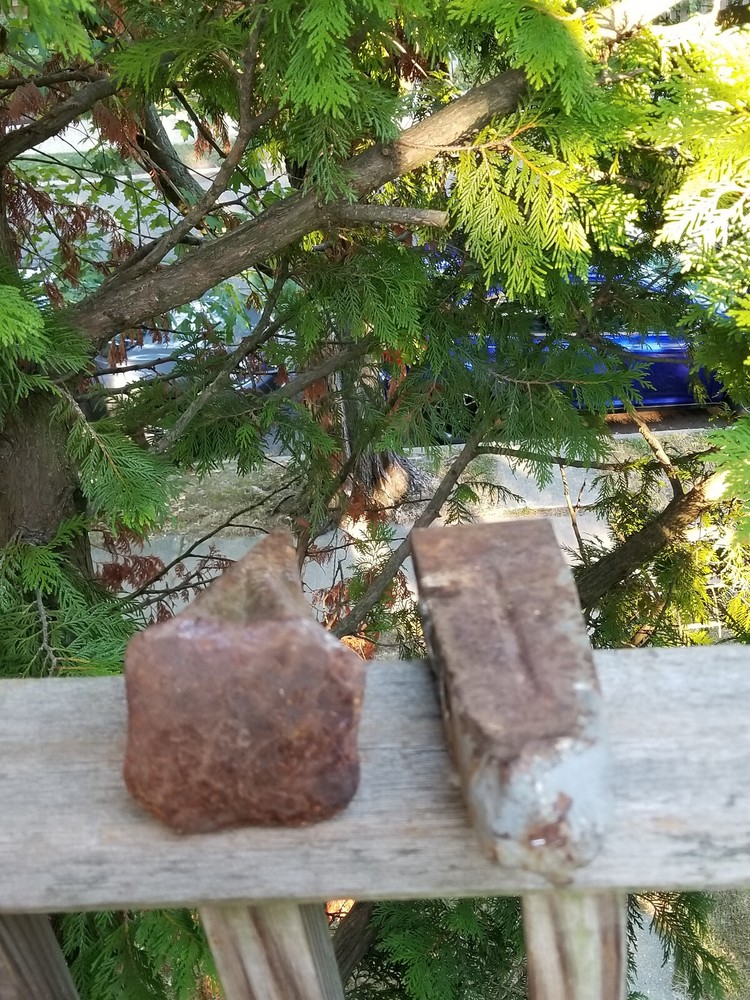 2 MANUAL WEDGE LOG SPLITTERS