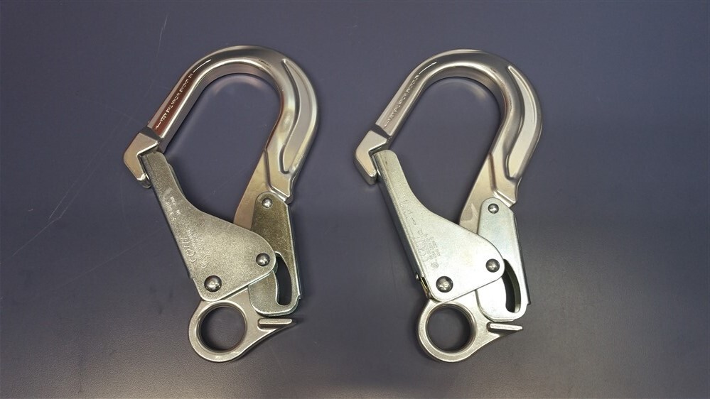 Lot of 2 Yoke Niagra N-5271T Aluminum Rebar Hook 3600 lbs. Gate Strength