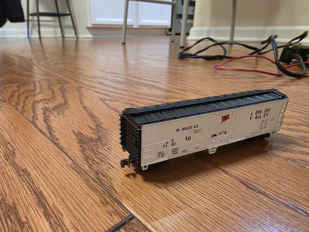 2 sets of n scale bachmann trains ready run