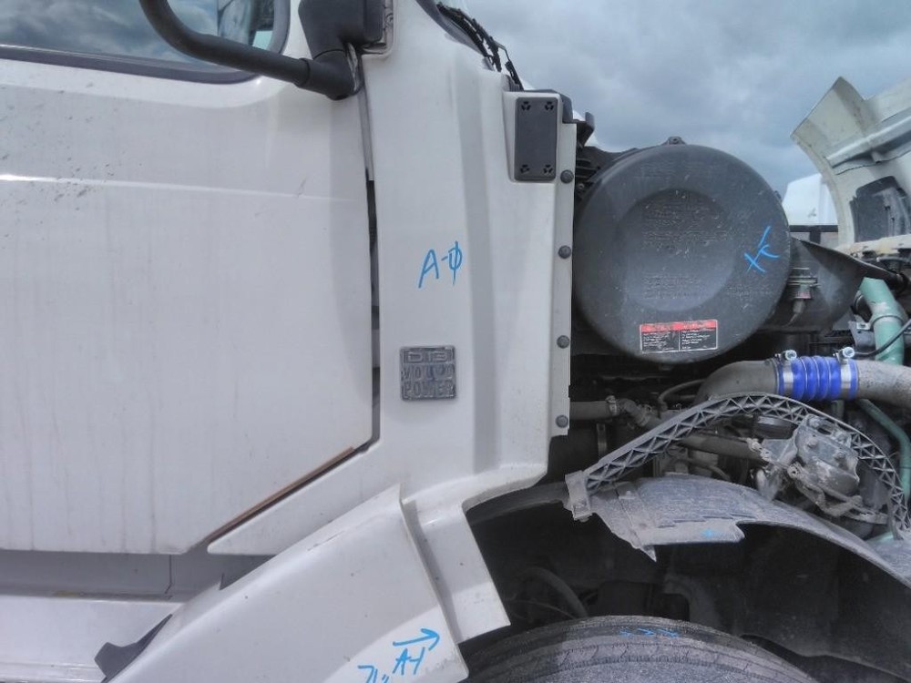 For 2015 VOLVO VNL COWL Right ,  OH