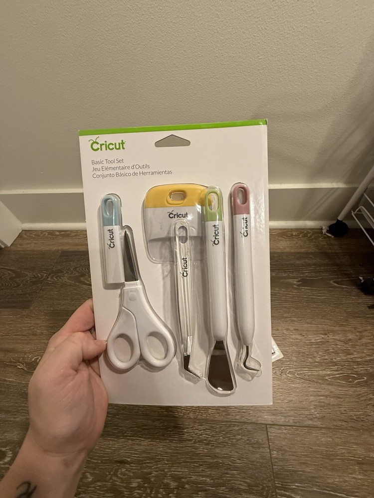 Cricut Basic Tool Set 5/Pack (2006695) And Explore Pen Set