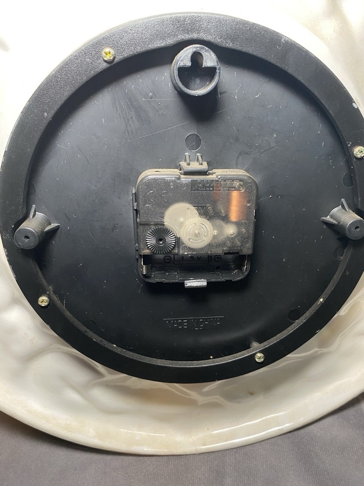 Vintage Mushroom Round Wall Clock Ceramic 13.5" Battery