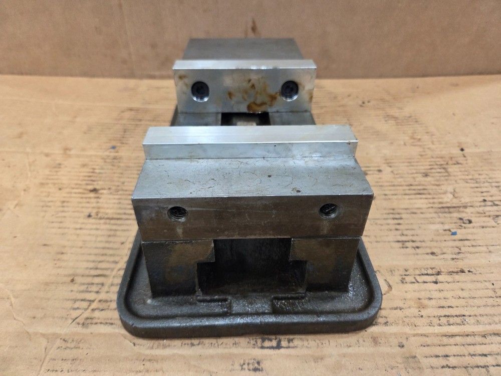 Kurt D60 AngLock 6" Milling Machine Vise GE8