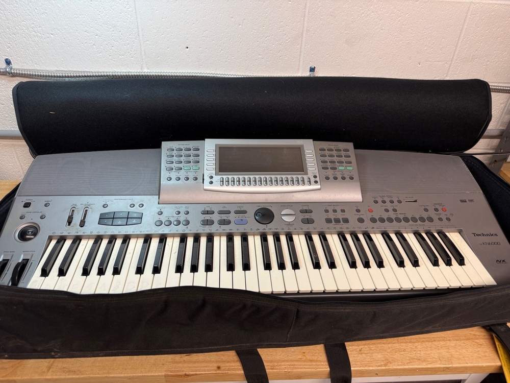 Vintage Technics SX-KN6000 Professional Keyboard With Case