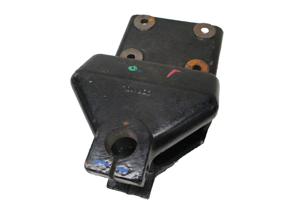 1677519C1 INTERNATIONAL FRONT SPRING HANGER BRACKET