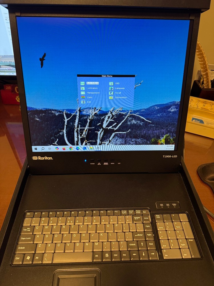 Raritan T1900-LED Rackmount 1RU KVM