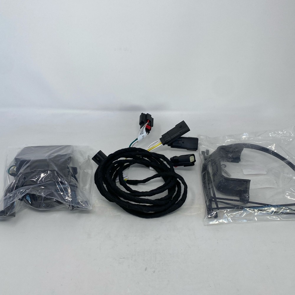 CURT 58266 MultiPro Tailgate Sensor, Black, 2.5in Hitch Cap