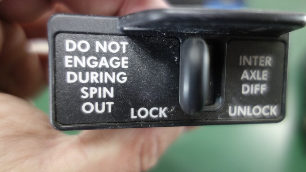 Freightliner Dash Valve Switch 3270-1a