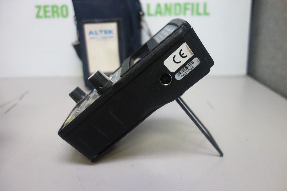 ALTEK TECHCHEK 820 PROCESS CALIBRATOR w/ Carrying Bag