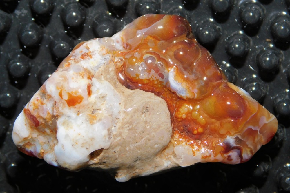 botryoidal Aguascalientes Fire Agate lapidary cabbing rough chunk Mexico 22 gram
