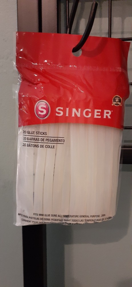 SINGER Mini Glue Sticks 20 Count Package 4" 00486