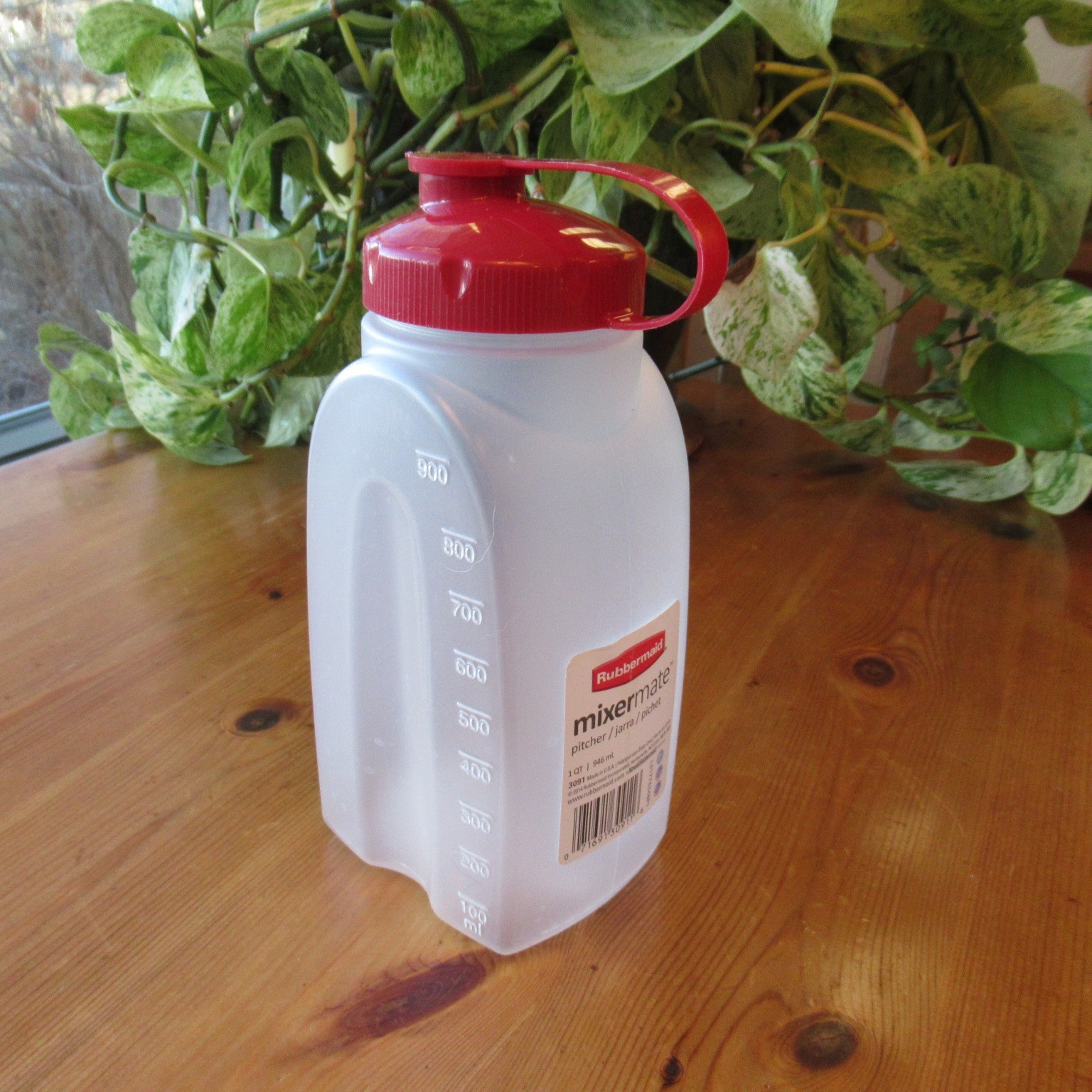 Rubbermaid 1 Qt 32 Oz Mixermate Water Bottle Container Pitcher Red USA 3091