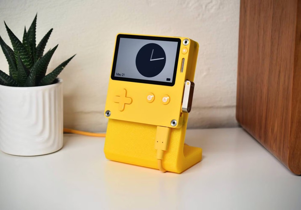 Playdate Magnetic Dock Stand - 3D Printed