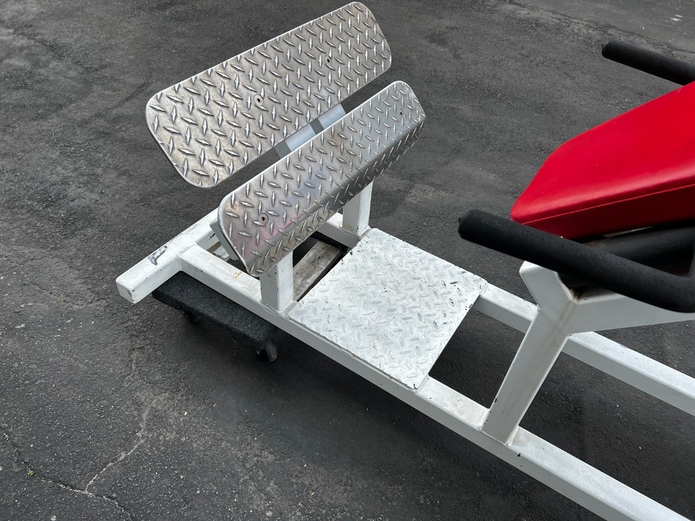 Gibson Seated Calf / Squat