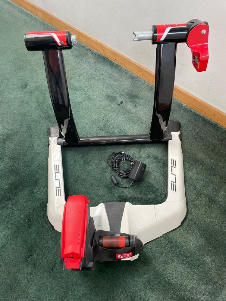 ELITE Qubo Bicycle Trainer w/ Digital Interactive Smart B+ Bluetooth connection