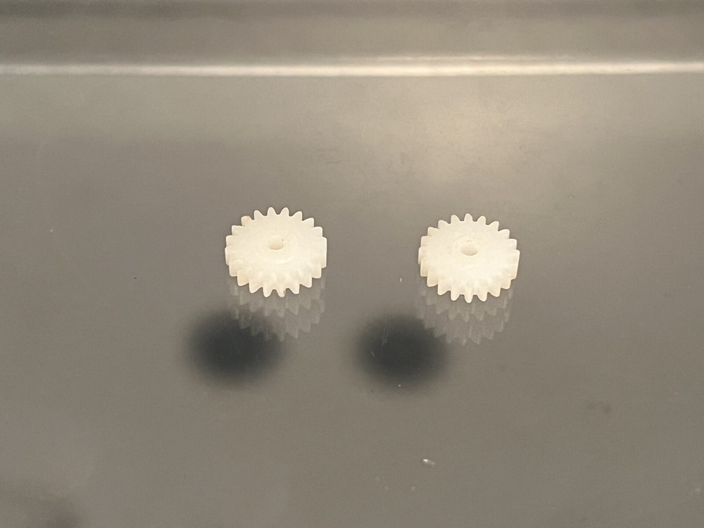 Schaper Stomper • Two Spur Gears • One Set For • Round Axles •