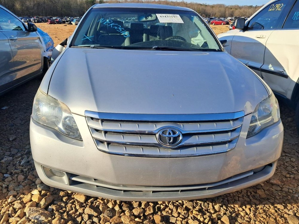 AVALON 2006 Glove Box 4896669