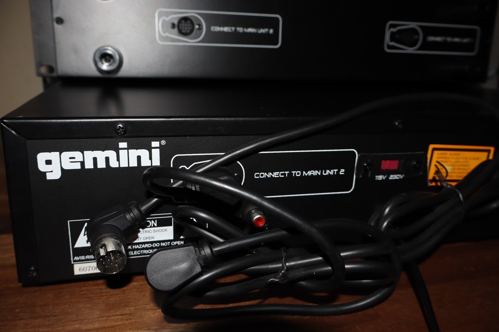 GEMINI CD 200 SYSTEM DJ Setup - Control Unit & Dual CD Player