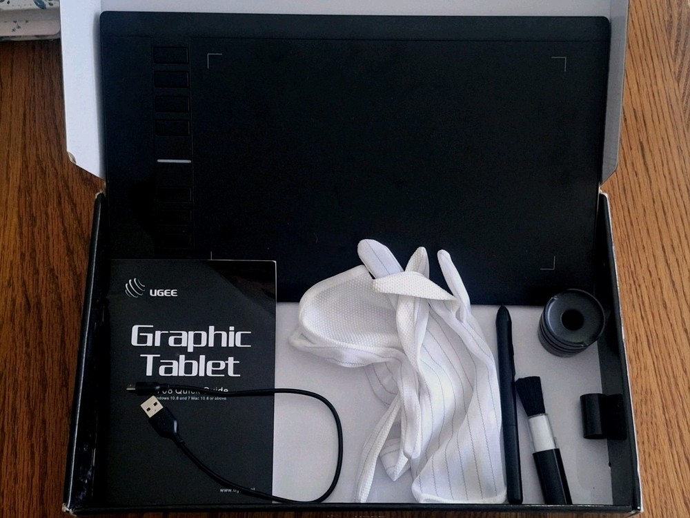 UGEE M708 Graphics Tablet USB with Pen, Glove, USB Cable for Drawing