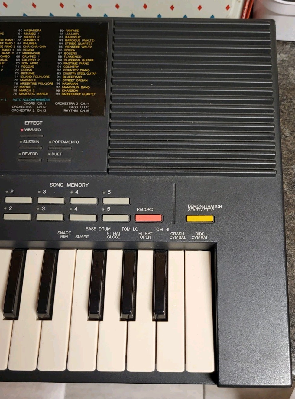 Yamaha PortaSound PSS-480 Digital Synthesizer Keyboard + Box Manual WORKS Clean