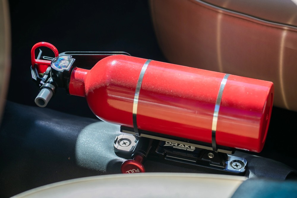 Scott Drake FIREX-MNT-DAG Quick Release Fire Extinguisher Mount - Black