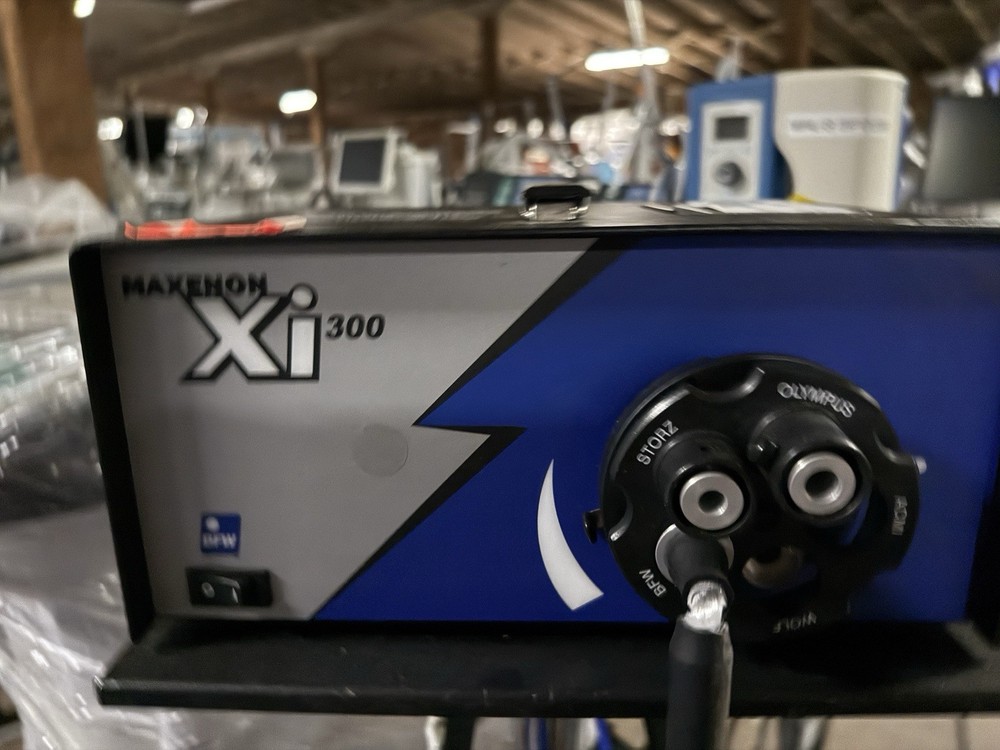 BFW MAXENON XI 300 Light Source With  Headlight
