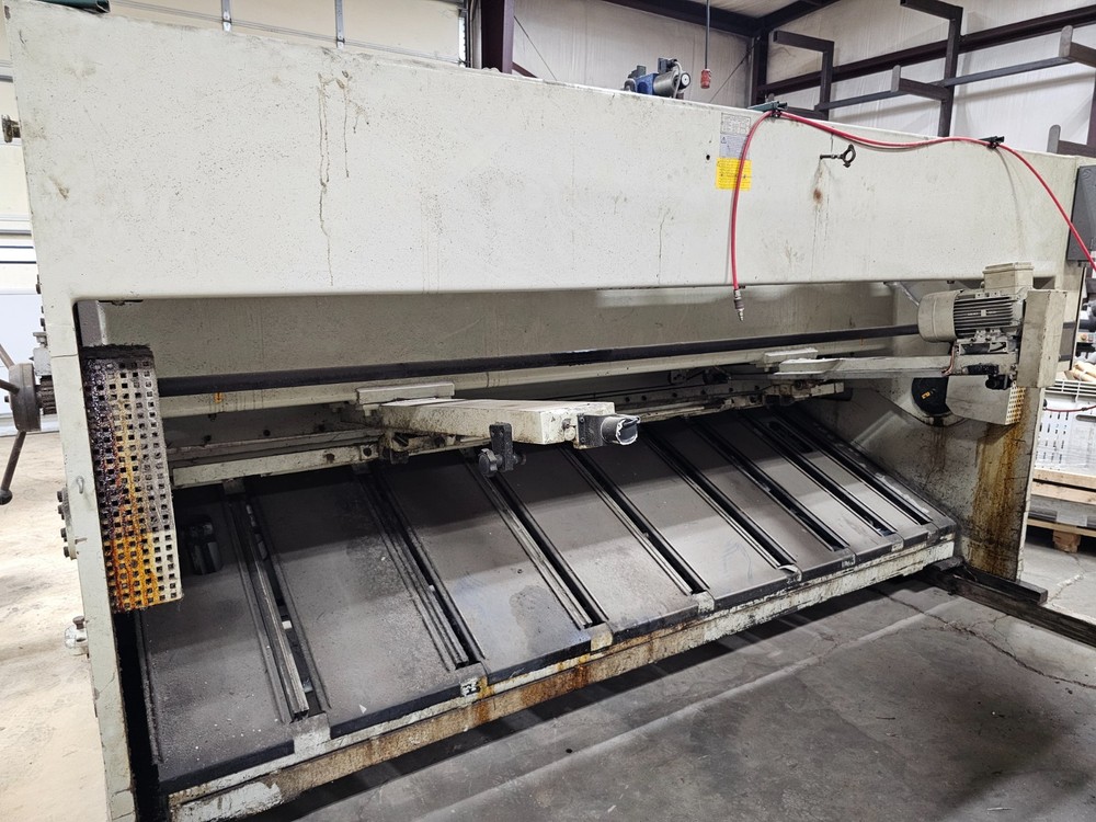 Durma DHGM 3006 Shearing Machine