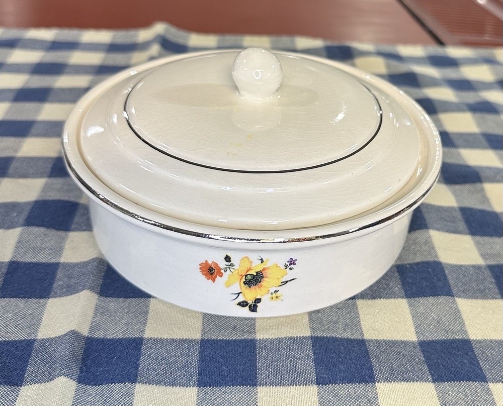 Small Vintage Bakeware With Lid
