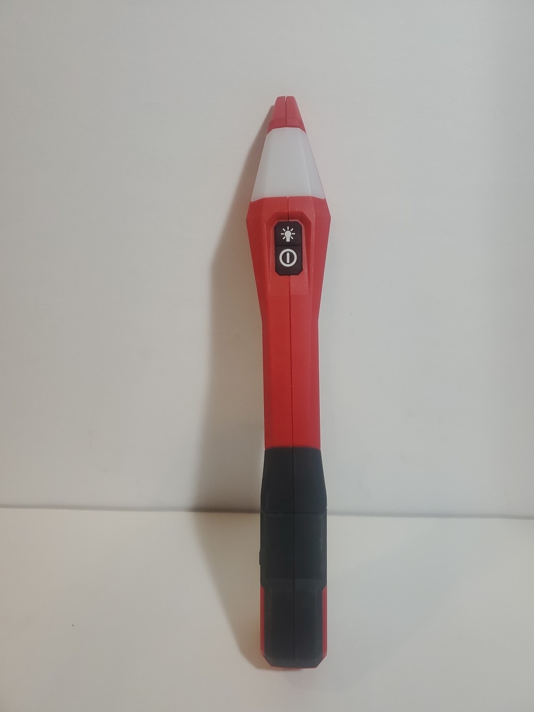 Milwaukee 2222-20 Circuit Breaker Finder w/ LED 1