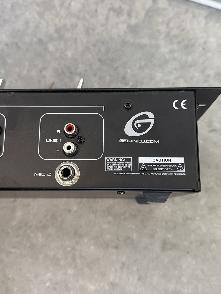 Gemini MM-01 DJ mixer