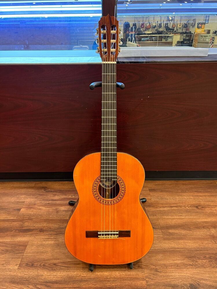 Concorde Mark 14 Fine Classical 6 String Guitar SPB-SAL (325769)