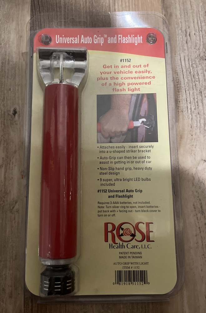 UNIVERSAL AUTO GRIP & FLASHLIGHT - #1152 - NIP!