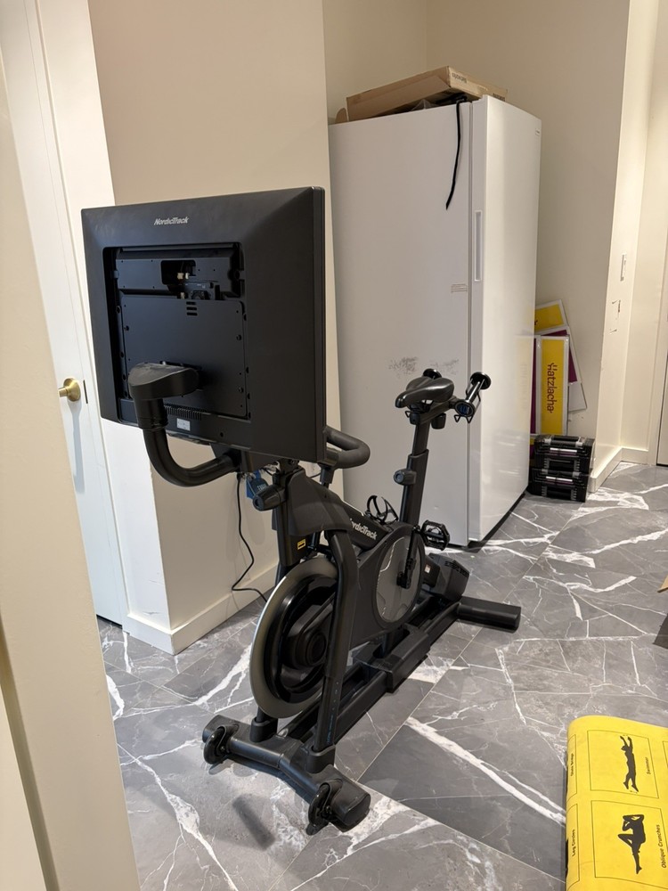 NordicTrack S27i Studio Cycle with 27" Rotating Smart HD Touchscreen Console