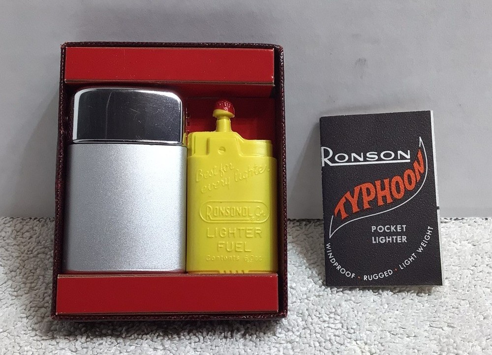 Vintage Ronson typhoon lighter in original box == Untested ==