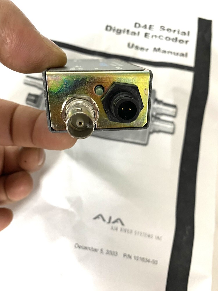 AJA D4E Digital to Analog Video Converter (Decoder)